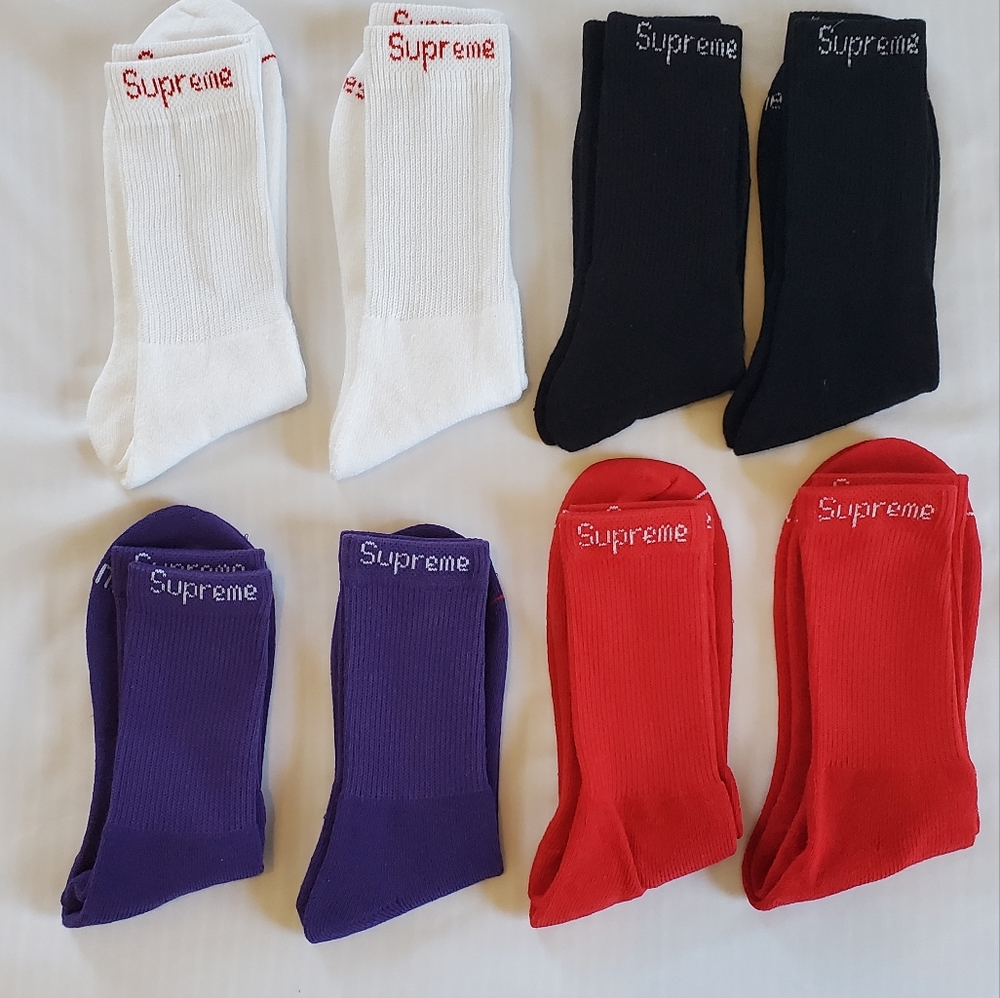 Supreme Hanes socks